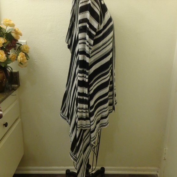 BCBGENERATION Black and White Striped Cardi-Wrap - Picture 2 of 7